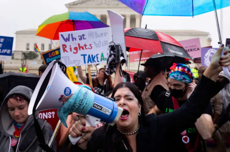 LA CORTE SUPREMA DEROGA EL DERECHO AL ABORTO EN TODO EE.UU.