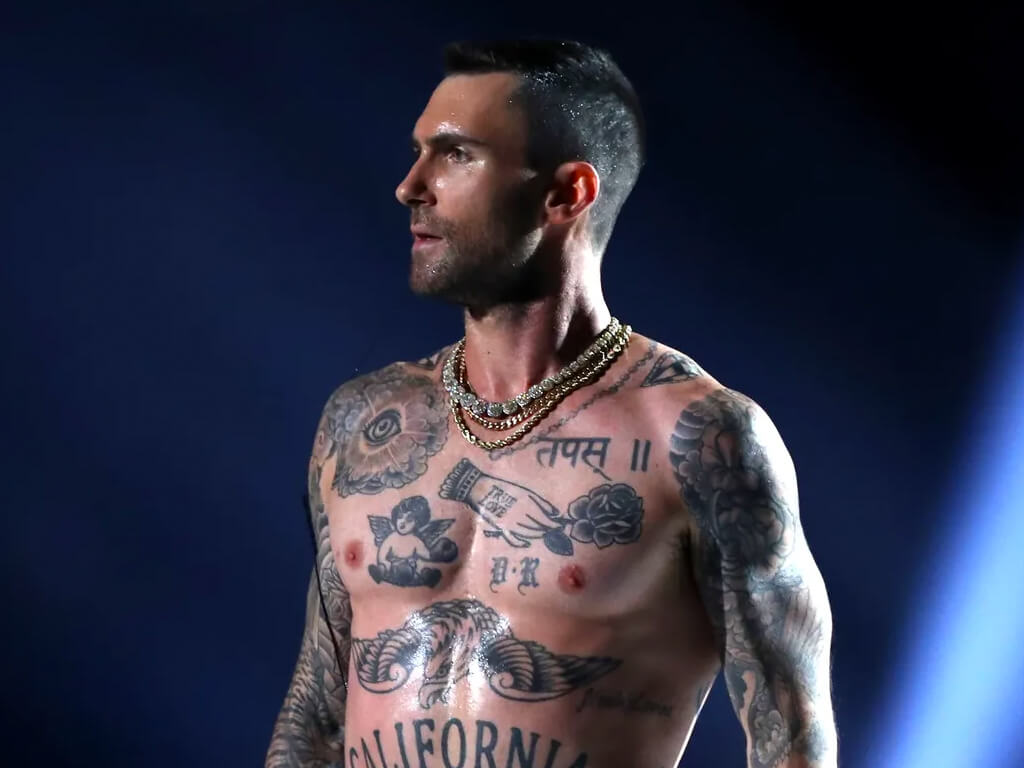 Adam Levine quiere nombrar a su bebé como su supuesta amante.