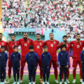 Seleccionado de Irán guarda silencio durante su himno en Qatar.