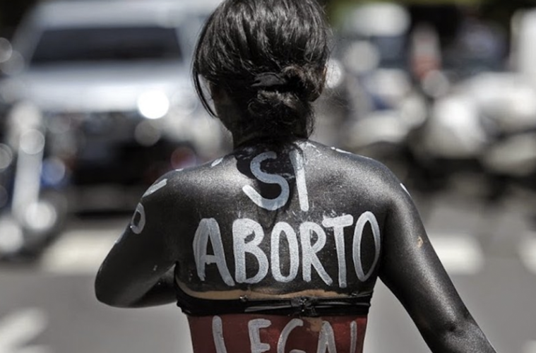¿Qué significa la ausencia de causales en el código penal de RD para los derechos de las mujeres?