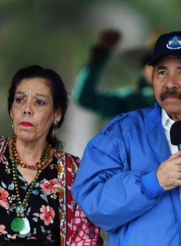 presidente nicaragua con esposa