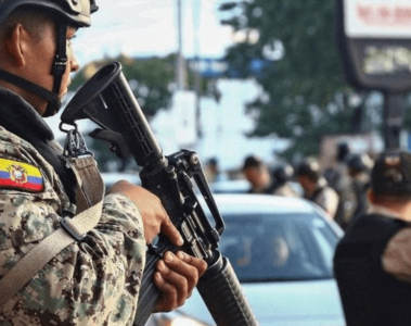 aprobado porte legal de armas en ecuador