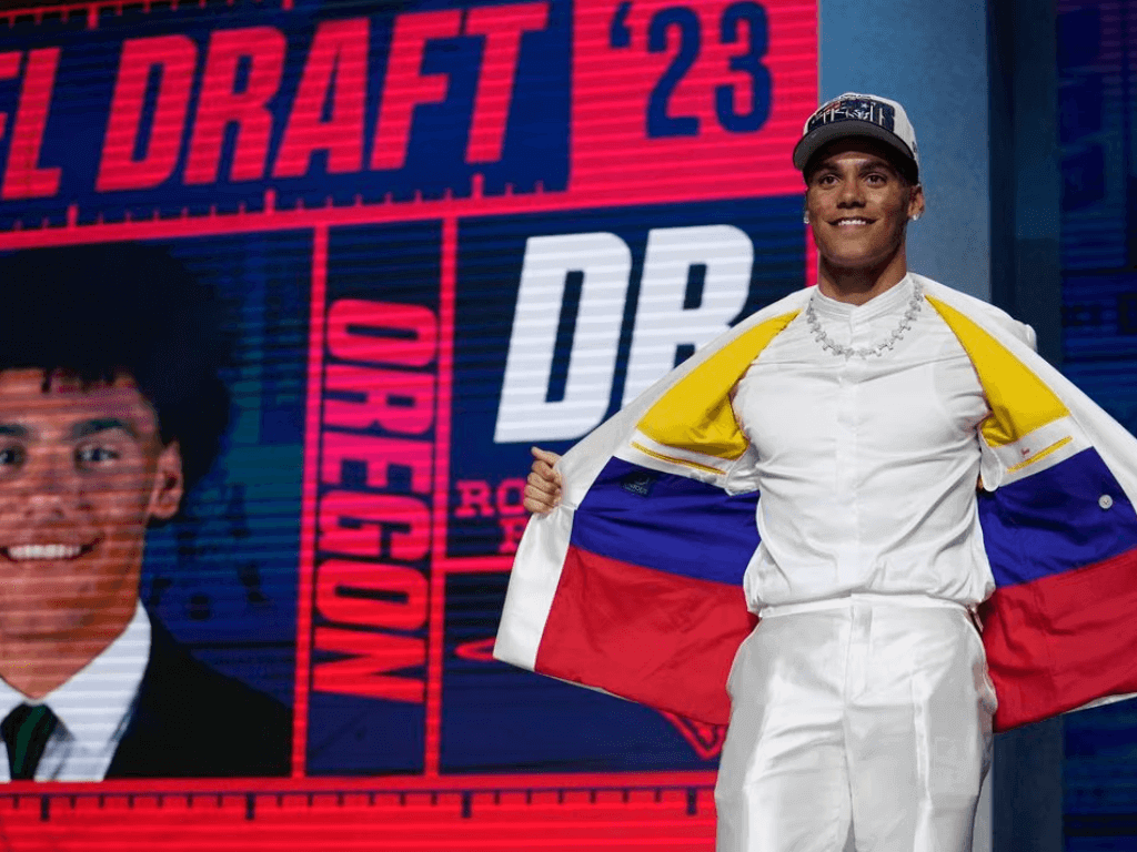 Christian González, el colombiano seleccionado por los Patriots de la NFL