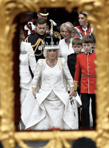 El rey Carlos III fue coronado, junto a la reina Camila