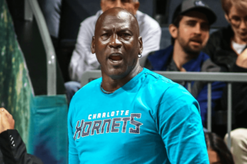 Michael Jordan vende la mayoría de sus acciones en los Charlotte Hornets