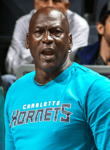 Michael Jordan vende la mayoría de sus acciones en los Charlotte Hornets