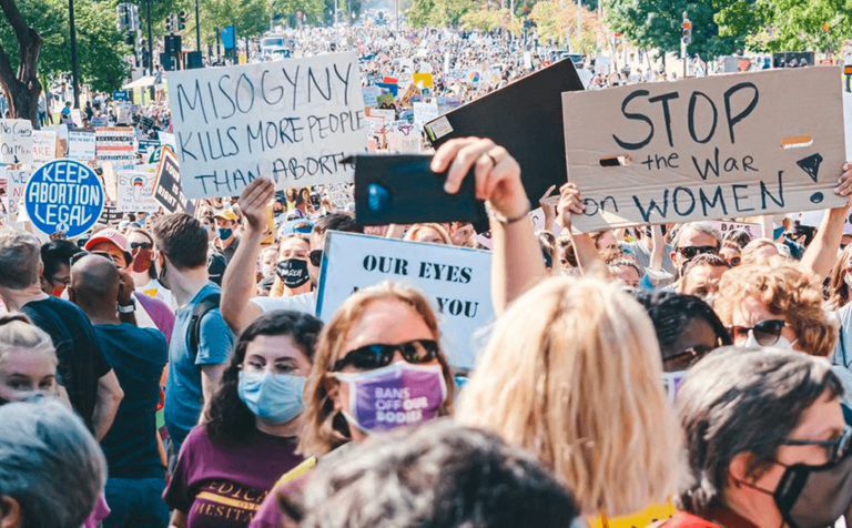 Mujeres protestando en Washington