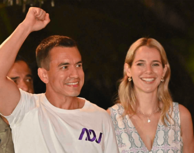 Daniel Noboa y esposa