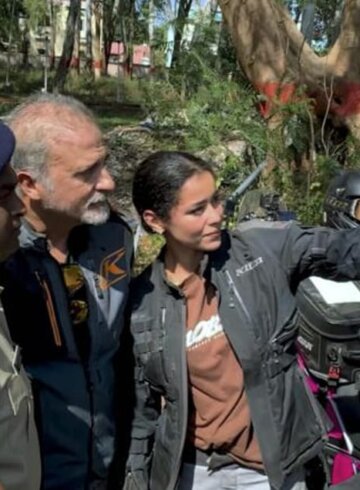 pareja atacada en India