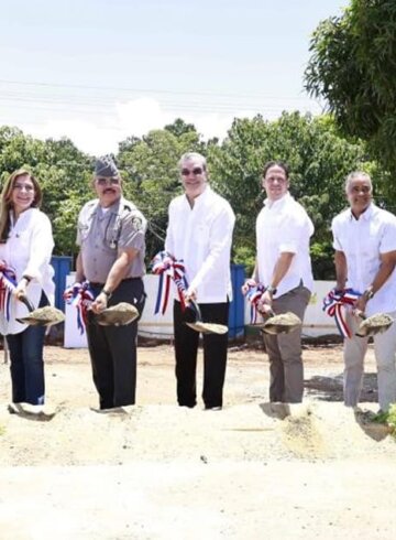 Abinader inaugurando obras