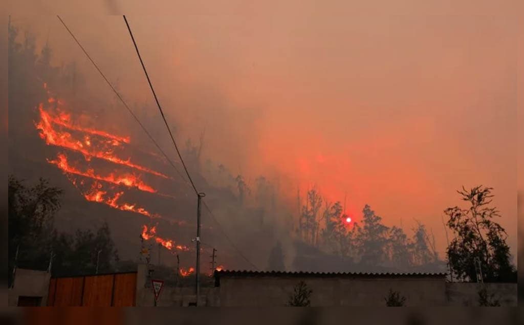 Incendio forestal en Quito, capital de Ecuador