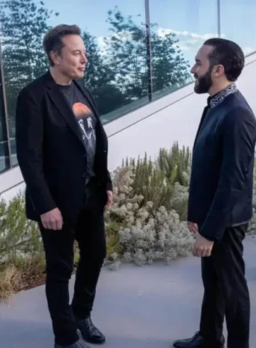 Elon Musk y Nayib Bukele hablando en Texas