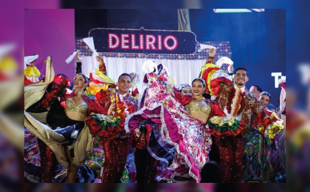 Bailarines celebrando en la COP16 en Cali,Colombia.