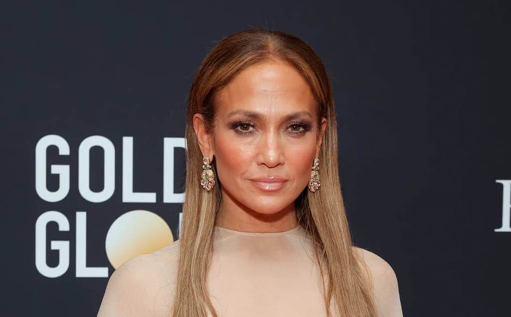 Jennifer Lopez en medio de un evento