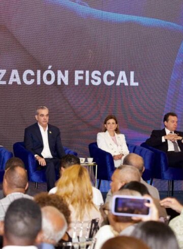 Gobierno de República Dominicana discutiendo la reforma fiscal