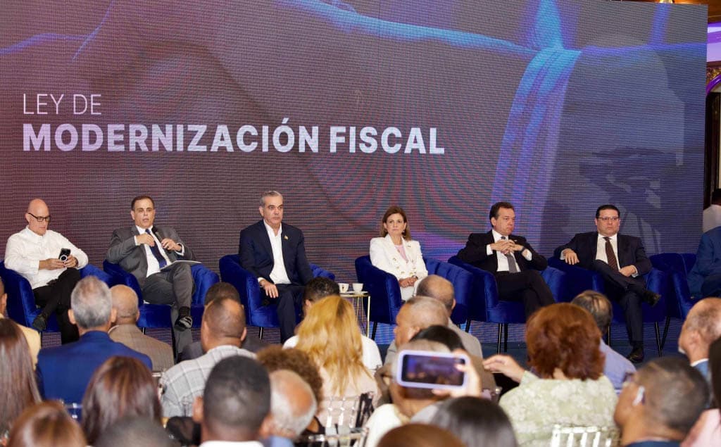 Gobierno de República Dominicana discutiendo la reforma fiscal