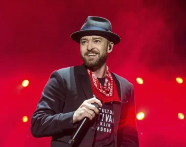 Justin Timberlake sonriendo en uno de sus conciertos