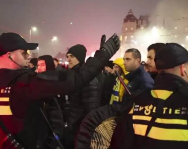 Autoridades atendiendo el ataque antisemita en Ámsterdam