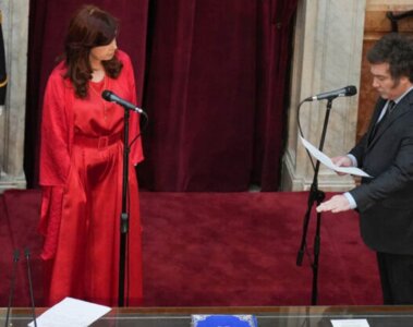 Javier Mieli y Cristina Fernández en un acto político