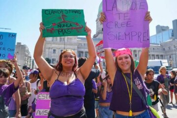 Mujeres manifestándose en Argentina