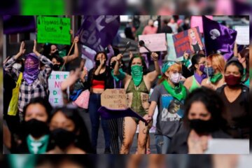 Mujeres manifestándose en México