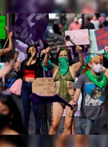 Mujeres manifestándose en México