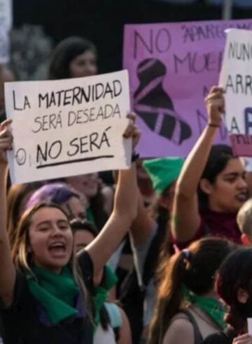 Mujeres manifestándose en la conmemoración del 25N