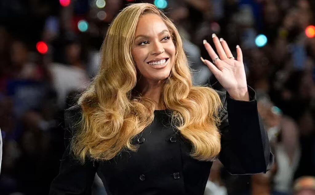 Beyoncé durante un evento de campaña de la candidata demócrata a la presidencia, la vicepresidenta Kamala Harris, en Houston, el 25 de octubre de 2024