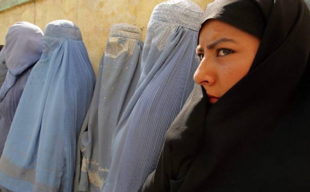 mujeres en iran