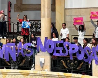 Congreso prohibe matrimonio infantil