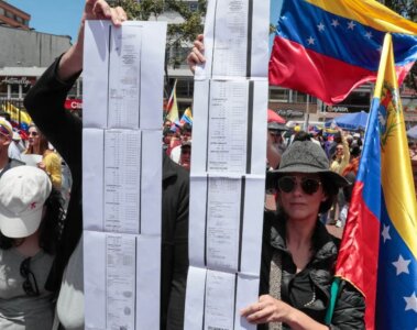 Ciudadanía en Venezuela protestando