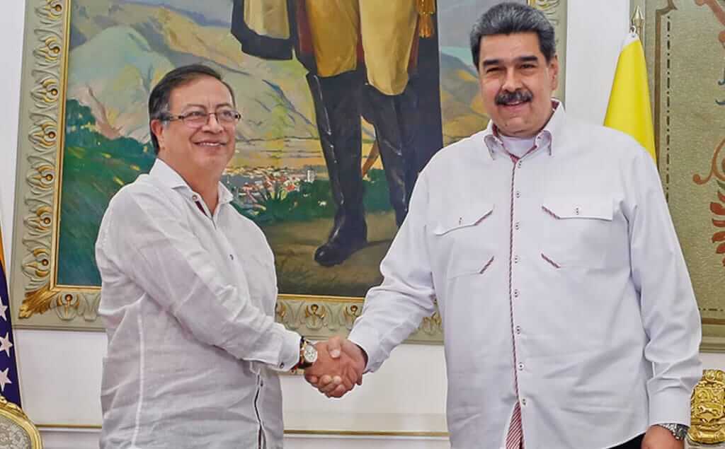 Gustavo Petro y Nicolás Maduro durante evento político