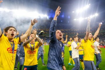 Jugadores y cuerpo técnico celebran nuevo título del América en México