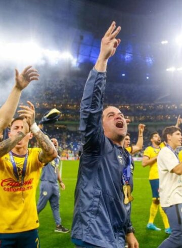 Jugadores y cuerpo técnico celebran nuevo título del América en México