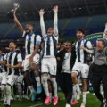 Pachua celebrando el pase de ronda tras vencer a Botafogo