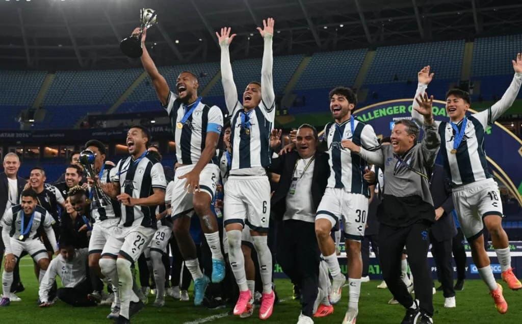 Pachua celebrando el pase de ronda tras vencer a Botafogo