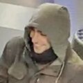Fotografías difundidas por el Departamento de Policía de Nueva York de una persona buscada en relación con el homicidio del CEO de UnitedHealthcare
