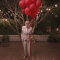 El video de Coldplay protagonizado por Dick Van Dyke