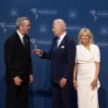 Presidentes Luis Abinader y Joe Biden intercambian saludo