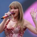 taylor swift cantando en si concierto