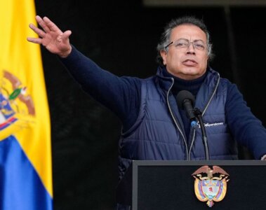 gustavo petro durante un discurso en bogotá