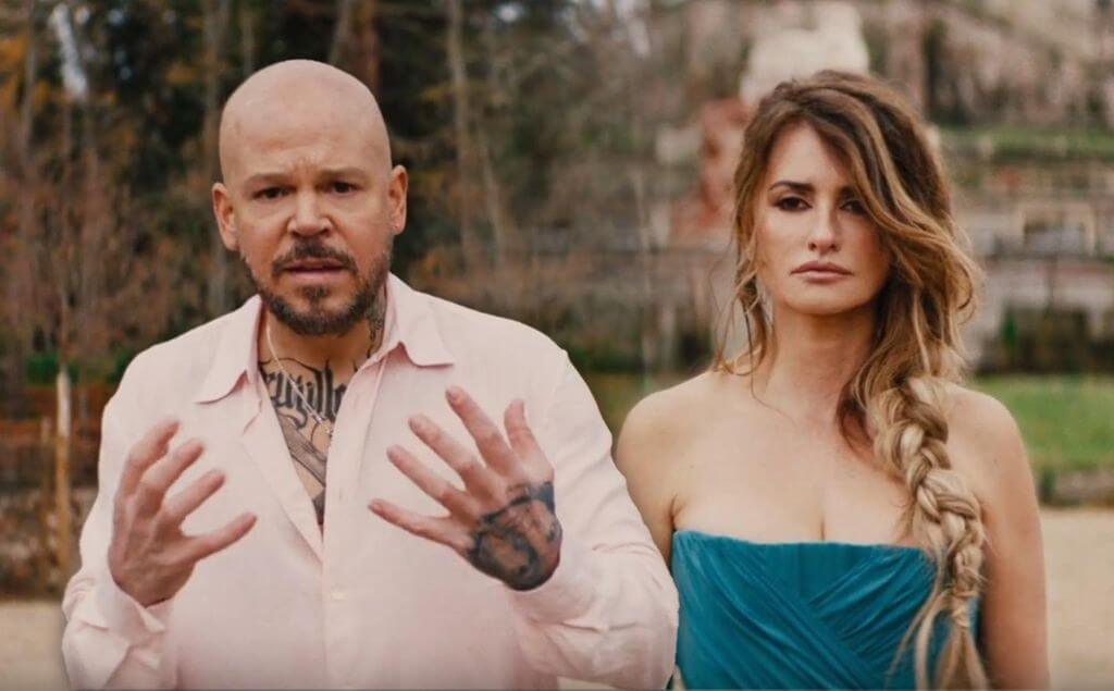 residente y penelope en el video 313