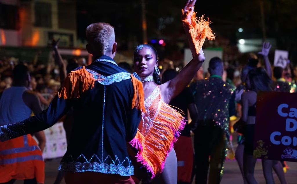 bailarines en la feria de cali