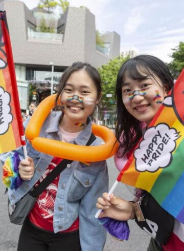 Sociedad en Japón pidiendo matrimonio igualitario