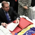 Edmundo González en un evento
