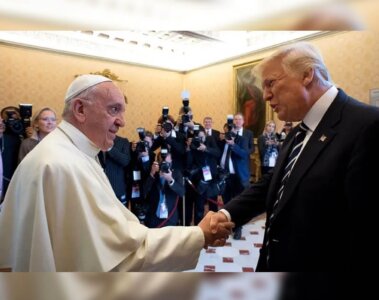 Papa Francisco junto a Donald Trump en reunión de 2017