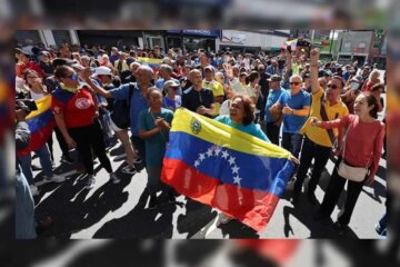 Personas protestando en Venezuela