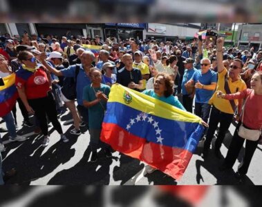 Personas protestando en Venezuela