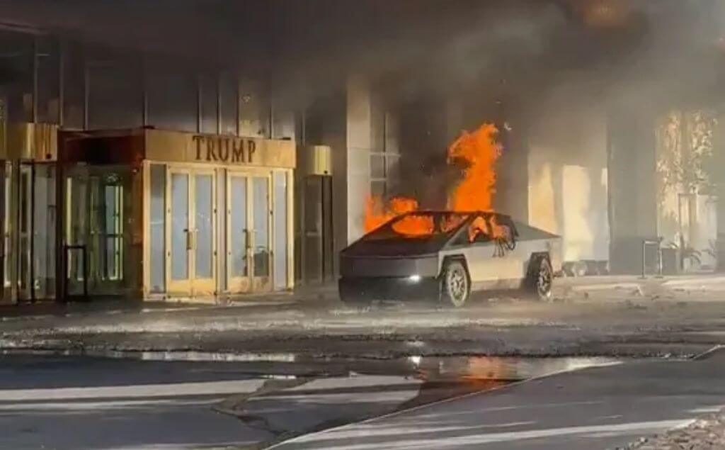 cibertruck en llamas en las vegas