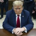 Trump en el tribunal para su sentencia